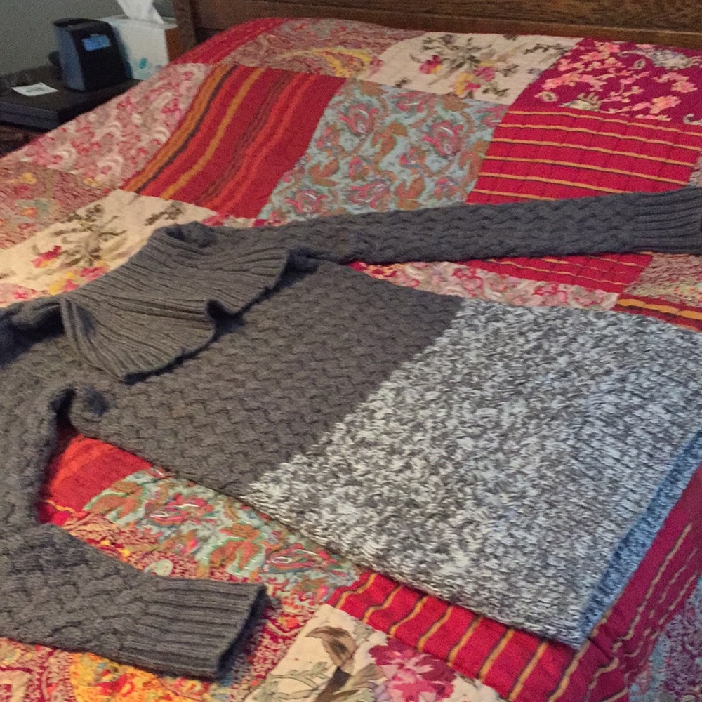 American Eagle Tunic Sweater Size Small